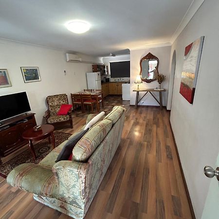 Champion Bay Beach Unit, With Own Carport, Geraldton Eksteriør bilde