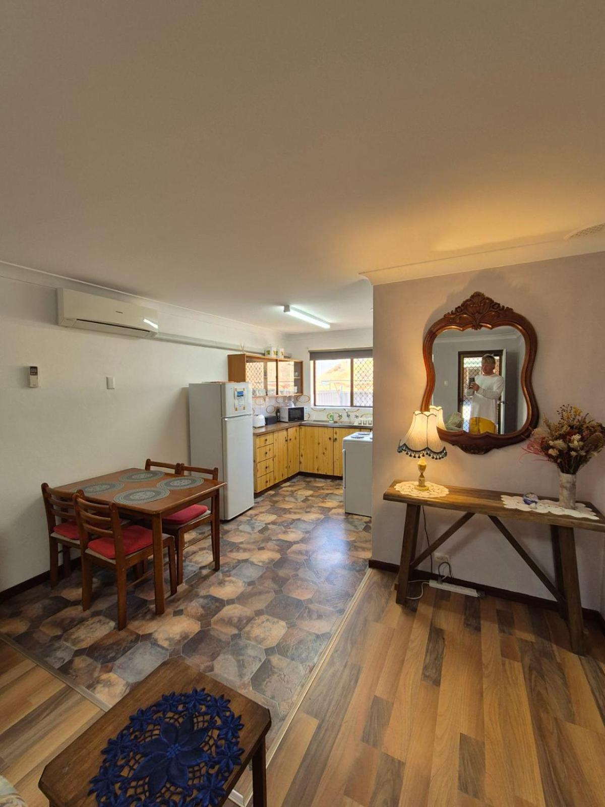 Champion Bay Beach Unit, With Own Carport, Geraldton Eksteriør bilde
