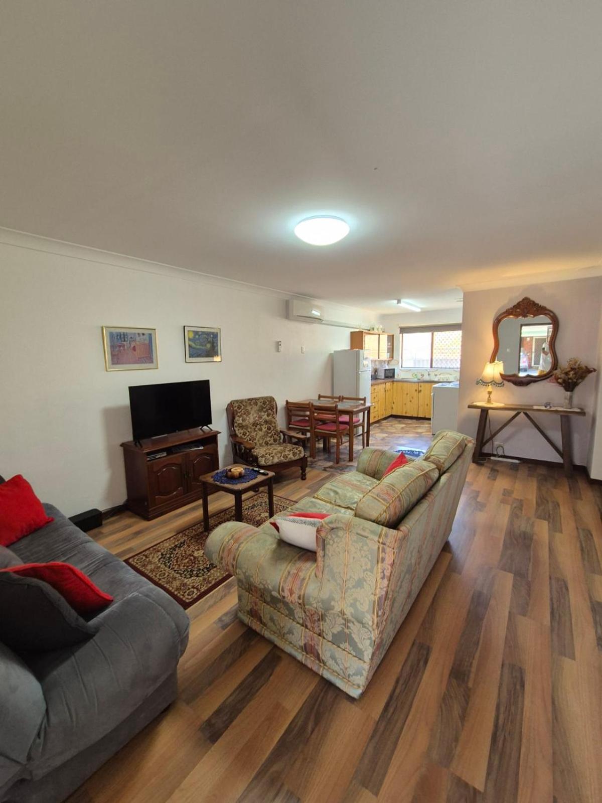 Champion Bay Beach Unit, With Own Carport, Geraldton Eksteriør bilde
